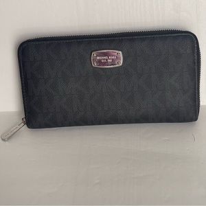 Michael Kors Jet Set Travel Continental Travel Wallet- Black